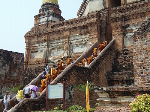 チビッ子僧侶たち