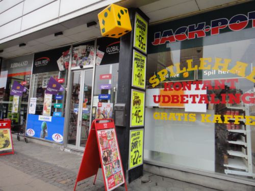 サイコロのようなマークが目印。ここは少し大きめ