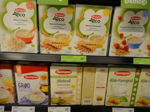 おかゆも箱の右上にそれぞれ何カ月用と書かれています。