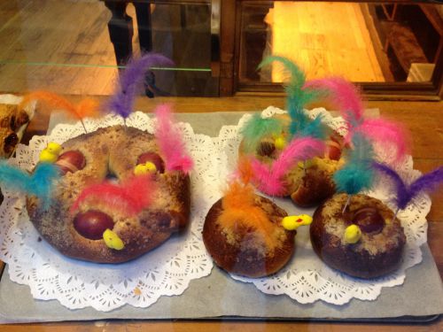 かわいいひよこ付きパンも見つけました。5.55〜19.40ユーロ