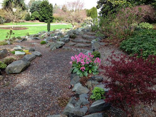 小規模ですが、丁寧に手入れされた園内。写真はRock Garden