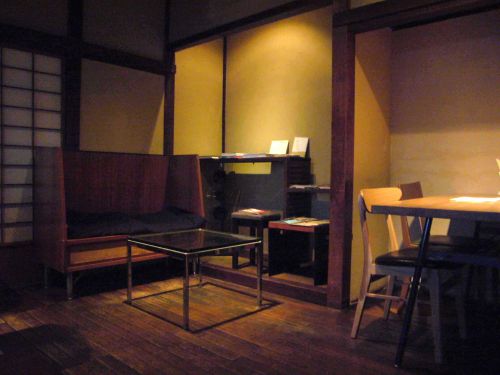 落ち着いています。