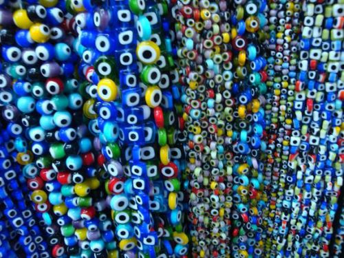 邪視を跳ね返す、たくさんの『目玉』