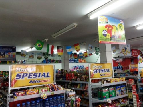 店内にもＷ杯を盛り上げる？飾り付けが