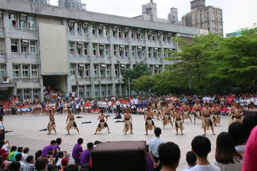 師大附中の学園祭名物、チアリーディングコンテスト