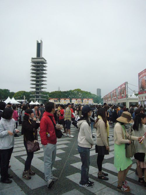 お店の前でも行列