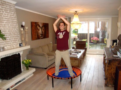 自宅で行なうトランポリンも、人気のスポーツ