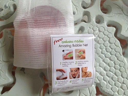 フェイス用は泡立てしやすいようにネットが付いてきます