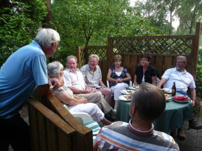 みんなで集まって、楽しく過ごして長寿に！