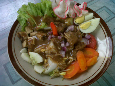 バランスの取れた美容色として注目されている、ガドガド