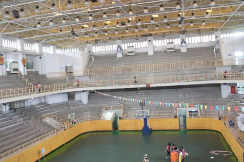 この困難もみんなで力を合わせて……