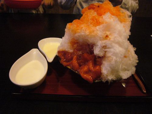 生いちごヨーグルトのかき氷