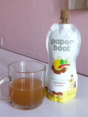 色はこんな感じですが、パウチから直接飲むので違和感ナシ！