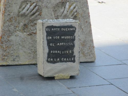 お金を入れてもらう箱も一工夫