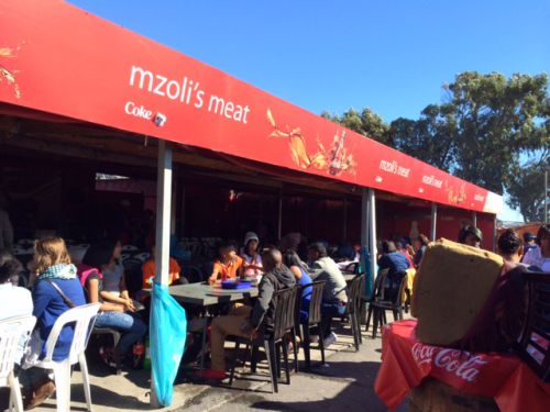 Mzoli\'sのイートインエリアの外観