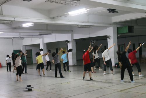 ダンスの練習風景