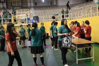 卒業式終了後の一コマ