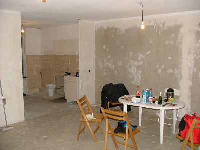 壁も床も全部、こんなふうにしなくてはいけないとは・・・