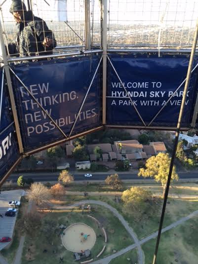 徐々に上昇していきます。足元の景色を見ると怖い・・！