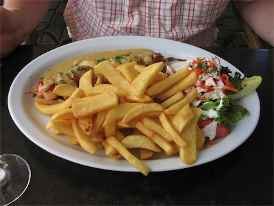 これを毎回、毎日食べていれば体重増加も当然？