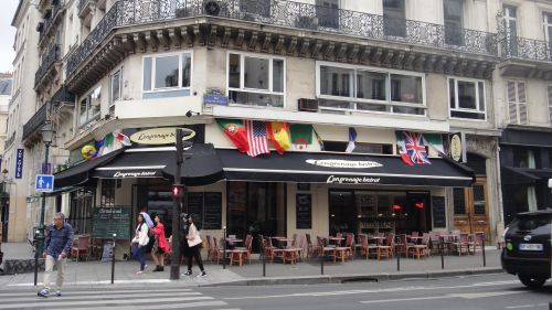 翌日のバーは静まっていました