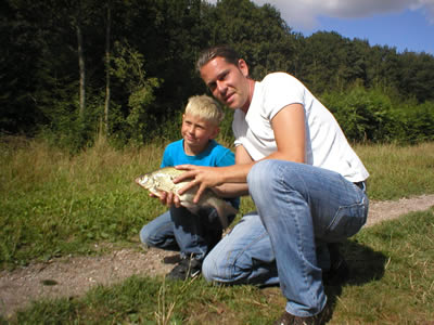 子どもと魚釣りへ。週末も休みナシ・・・。