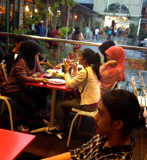 断食が明けるとすぐに食べられるよう先に注文しますが、手はつけません