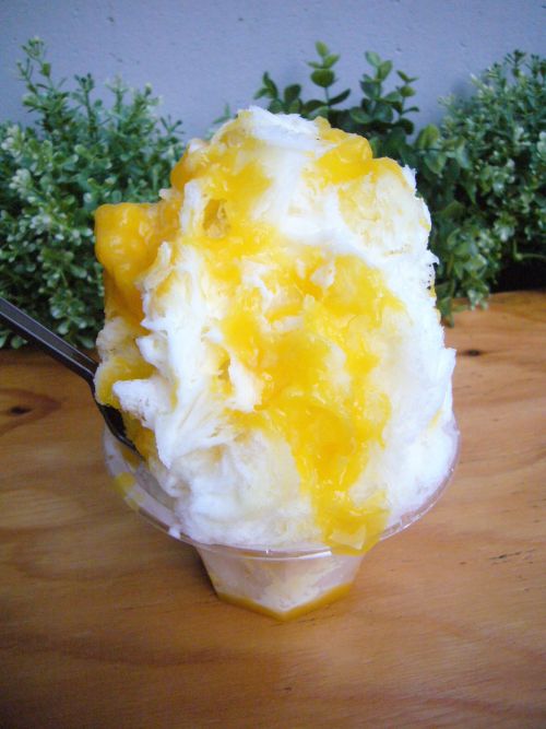 宮崎県産の香り高いマンゴーを使用。