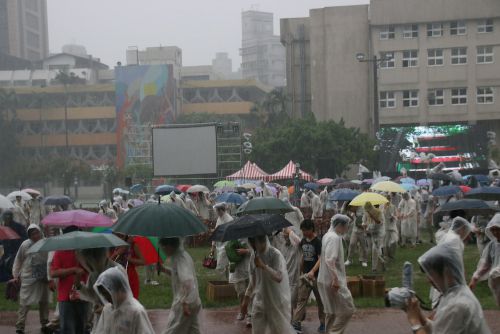 雨が強くなり、とうとう……