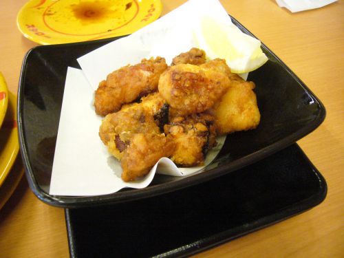 タコの唐揚げも熱々。