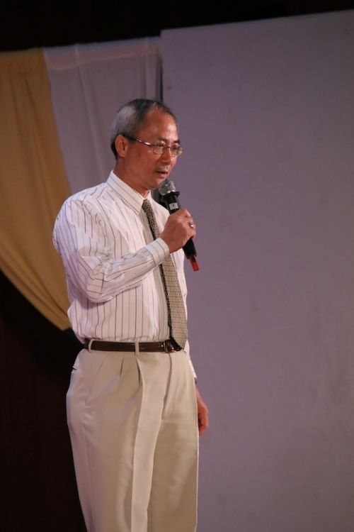 ダンスの後は、卓俊辰（ズオ・ジュンチェン）校長のあいさつ