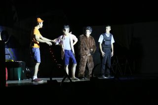 進行役の在校生による劇