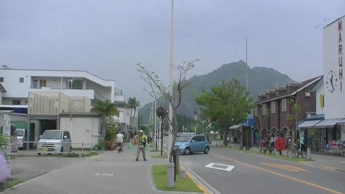 父島最大、大村地区のメインストリート