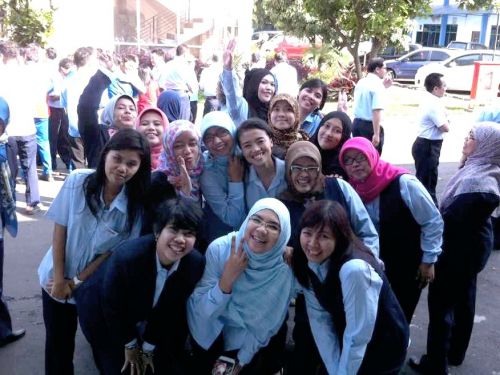 職場で活躍するインドネシア人女性