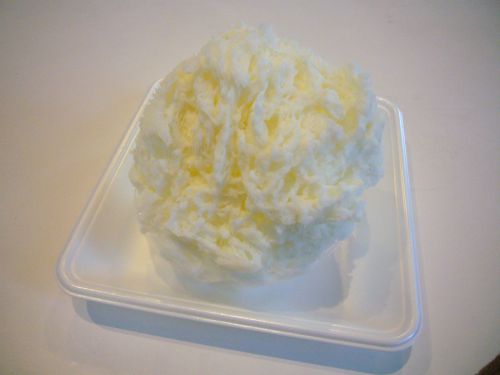 まっしろなかき氷。かんなの特製牛乳。