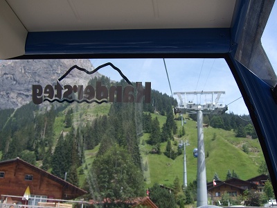 ケーブルカーで山の駅へ。もちろん歩いて登山することもできます。