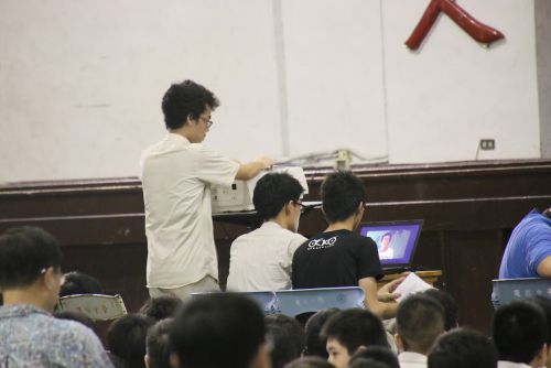 映像担当のスタッフたち