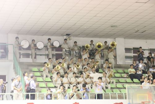 校歌演奏を行なった吹奏楽部