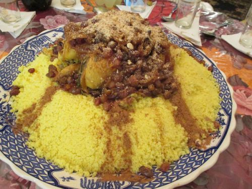 みんなでシェアする特大クスクス