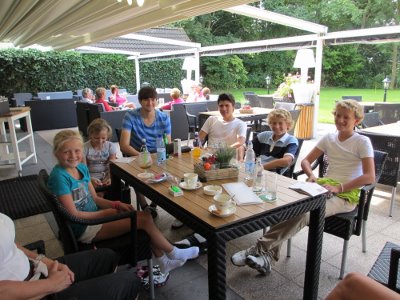 キャンプで送る夏休みも、海外は返上。