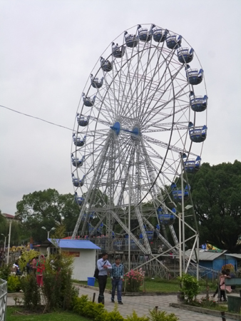 ごくごく普通の観覧車