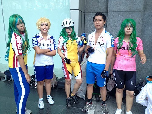 仲間でコスプレ、楽しそうです