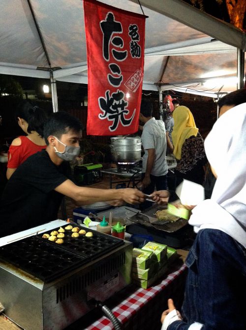 屋台村の中にはたこ焼きやさんも！