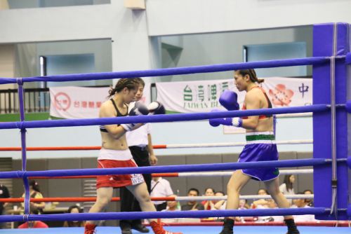 女子プロボクシングのエキシビジョン