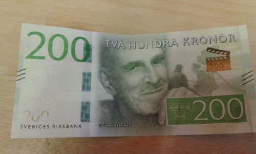 新しい200クローナ札、顔は映画監督のイングマール・ベルイマン。