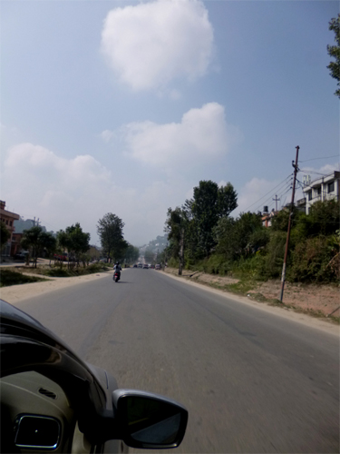 吉兆時間頃には道路も閑散。燃料不足も相変わらず未解決です。