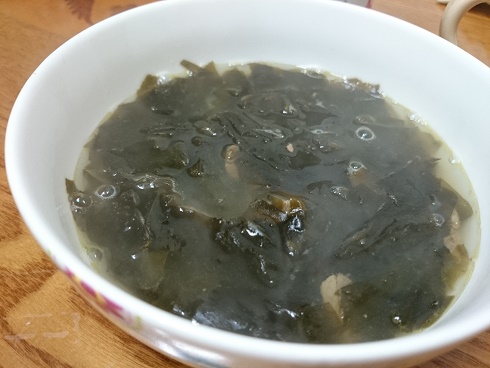 韓国で産婦や誕生日に欠かせない「ワカメスープ」も大気汚染に効果あり？！