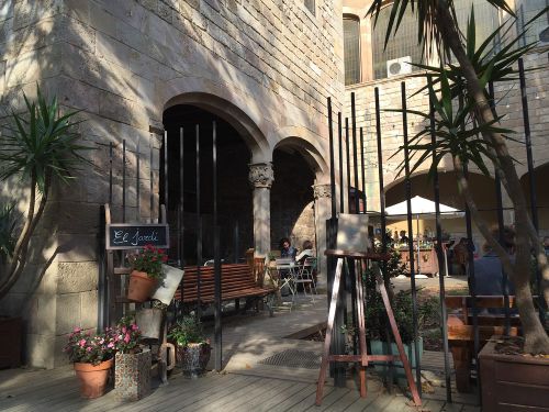 庭園の隅にカフェテリアも有りました！