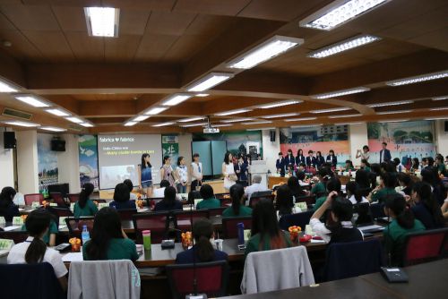 エシカルファッションショーの様子