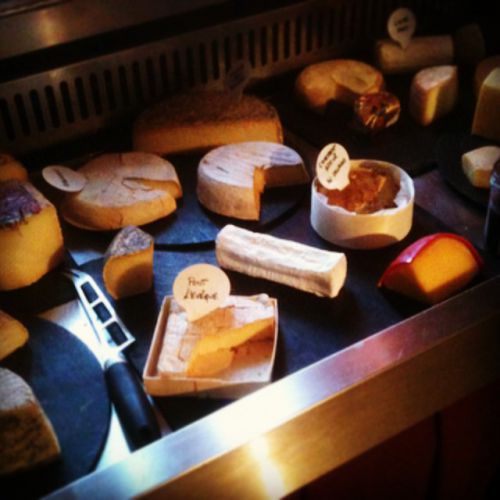 食べ放題のチーズブッフェ(日本では見たことない！）